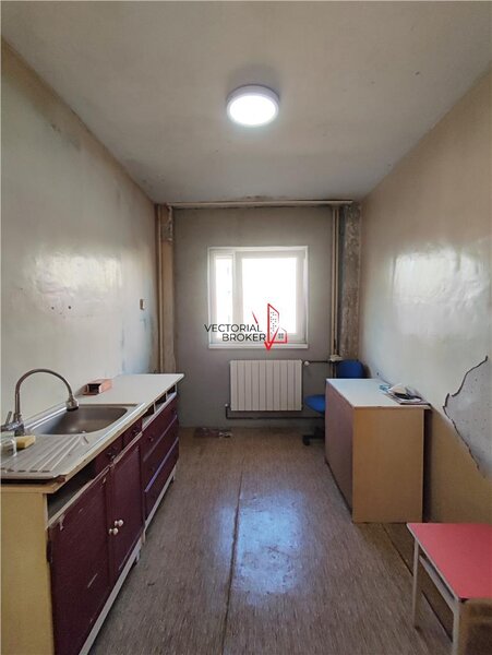 Tei apartament decomandat in bloc din 1984, rebilitat